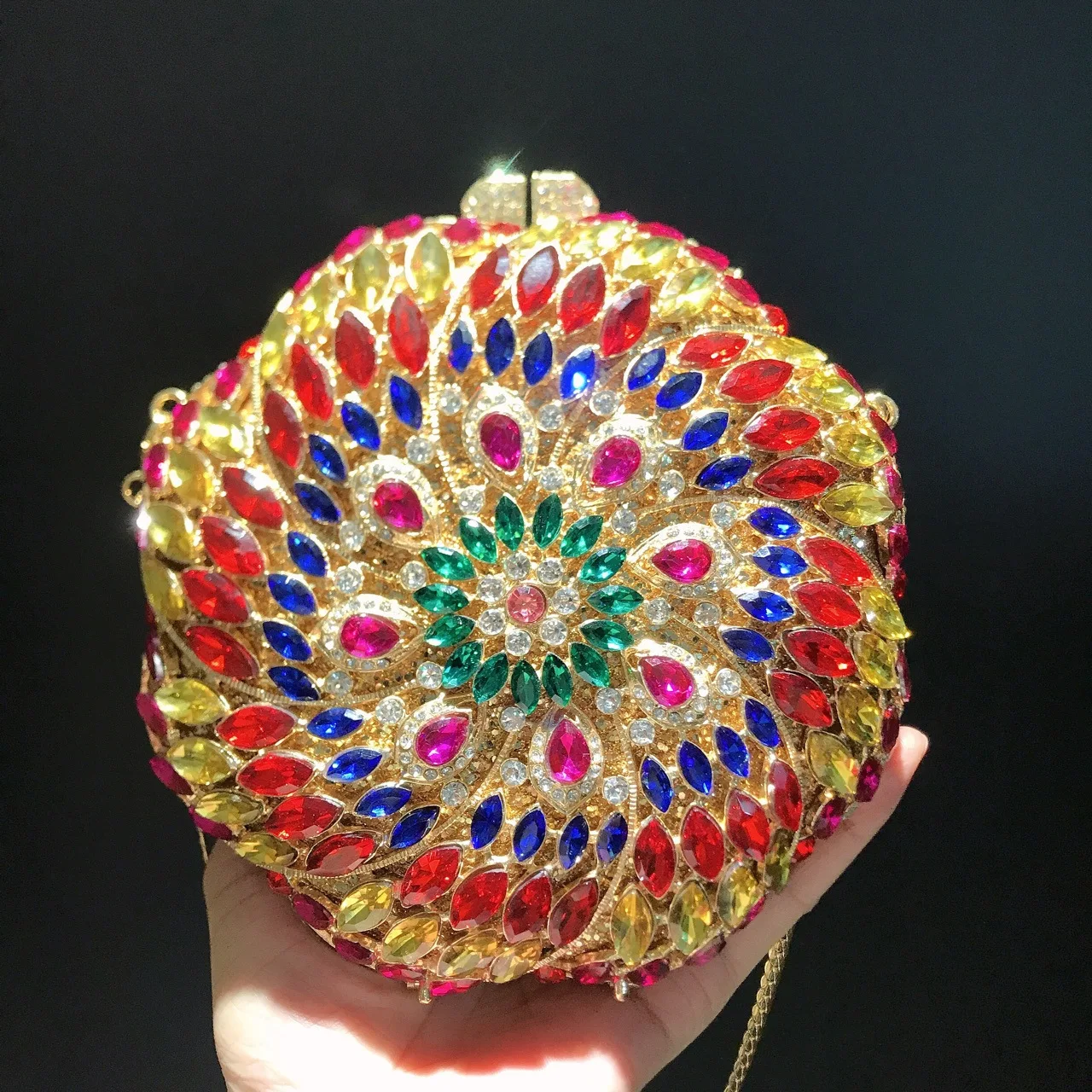 

Banquet Style Pleated Diamond Set Gem Bag Small Magnetic Buckle Red Round Flower Dinner Bag New In Handbag Bolso De Fiesta Mujer