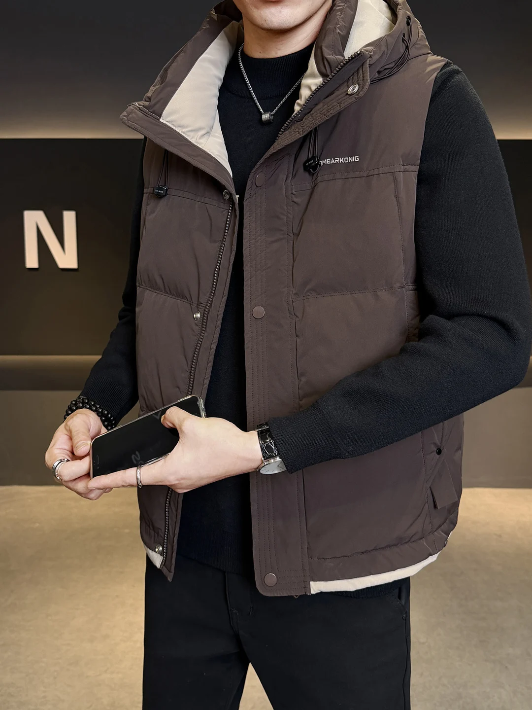 

Мужской утепленный жилет с капюшоном для осени и зимы, модный городской стиль, наполнитель из полиэфирного волокна и искусственного пуха