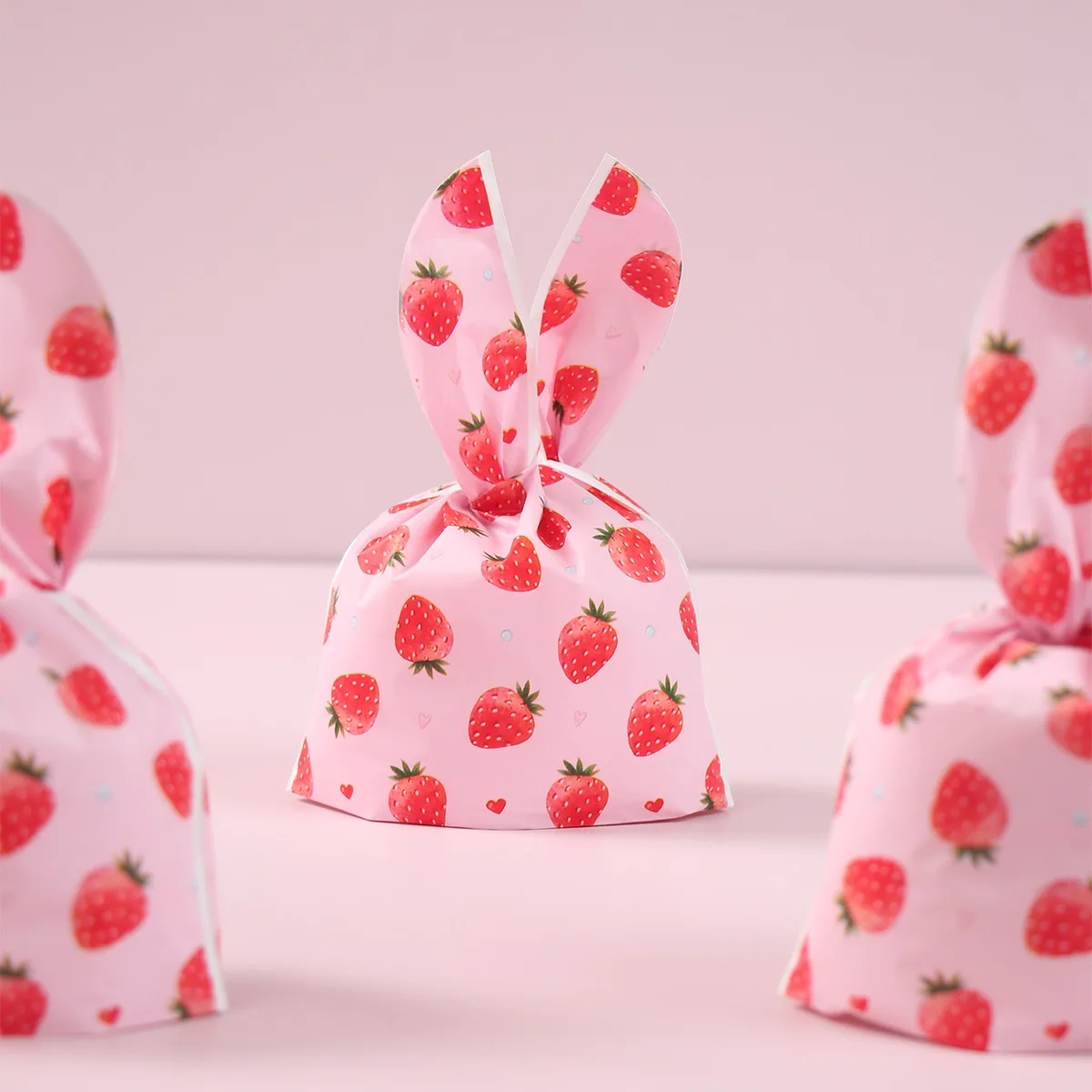 

Strawberry Birthday Party Decoration Cookie Candy Gift Bags Strawberry Party Decor Kids Girl Baby Shower Wedding Party Supplies