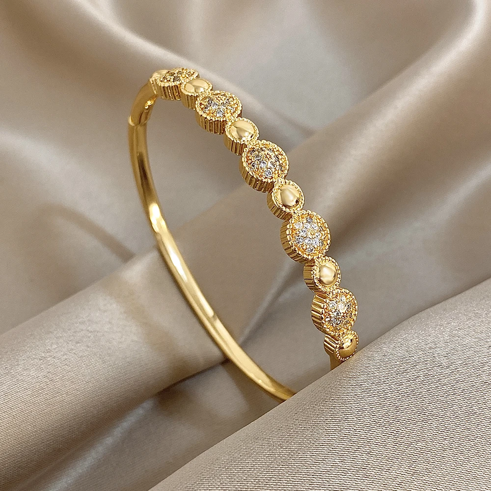 Freetry Luxury Zircon Gold Plated Open Bangle for Women Exquisite Elegant Geometric Irregular Charm Bracelet Lady Jewelry Gift
