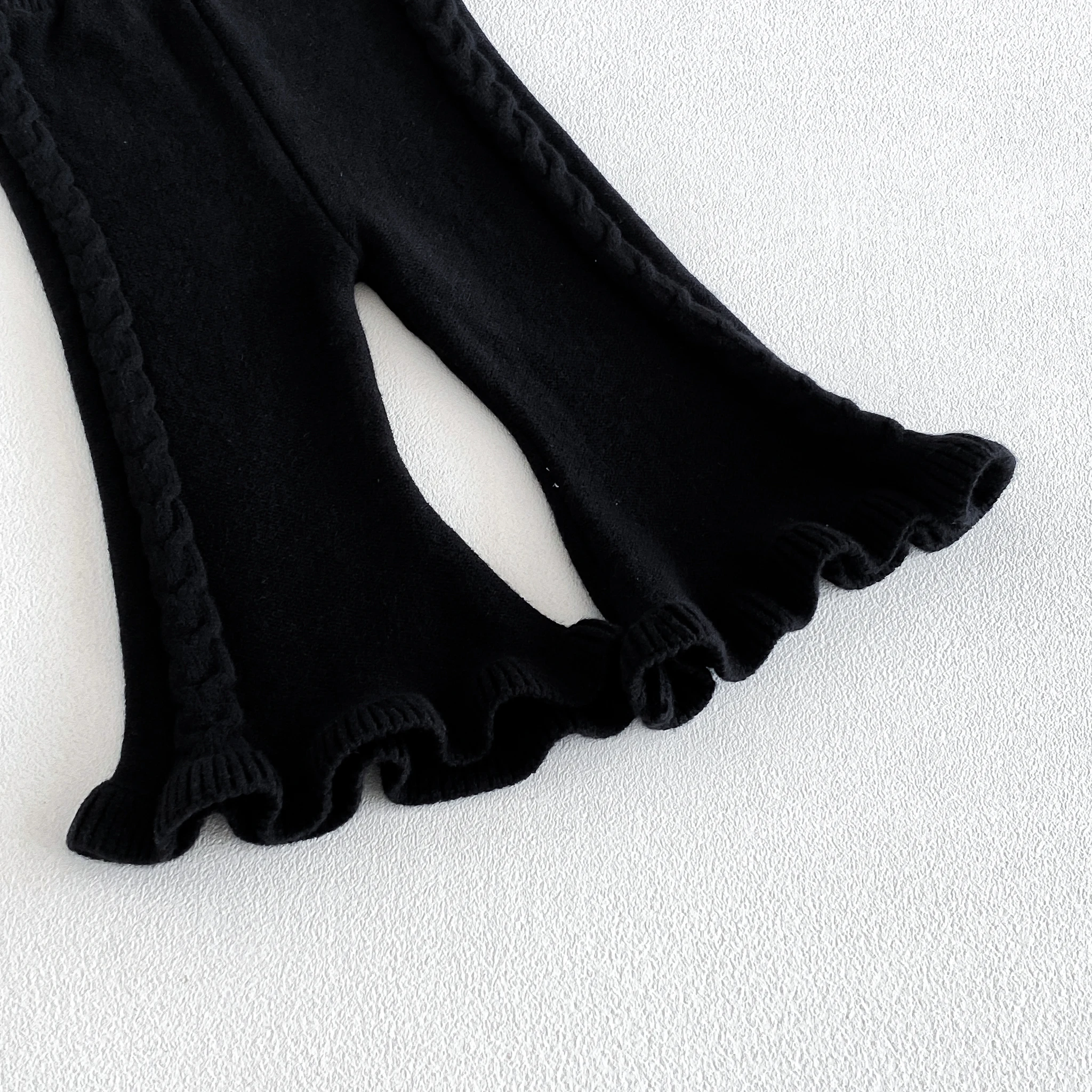 2026 Neues Herbst-Winter-Mädchen-Set für Kleinkinder: Stilvolles Strick-Oberteil mit Schleife und ausgestellter Hose, zweiteiliges Outfit – Detail 9
