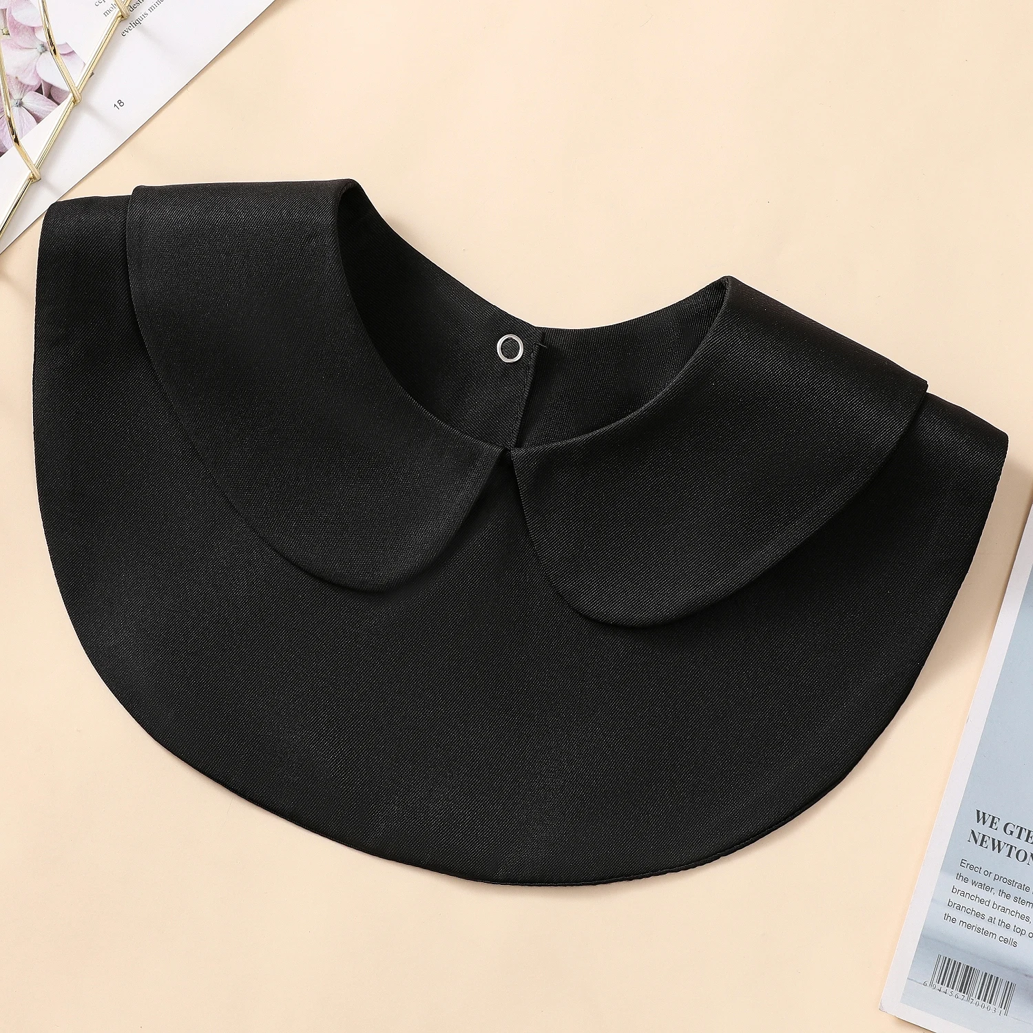 ياقة الدمية، ياقة بيتر بان، ياقة صناعية للبلوزات النسائية، ياقة الديكور