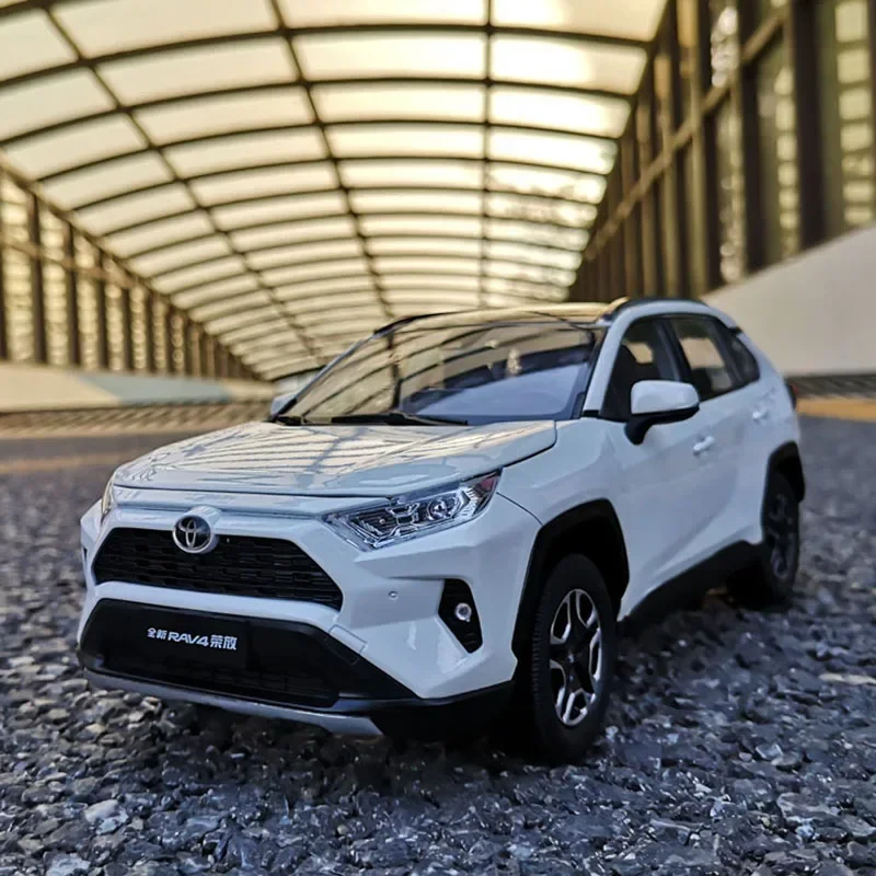 جديد RAV4 1:18 مقياس FAW تويوتا العلامة التجارية رونغ الإصدار 2019 محاكاة يموت الصب سبيكة نموذج سيارة على الطرق الوعرة مجموعة المركبات هدية #2