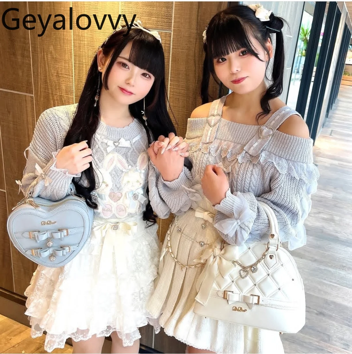 

Осень-зима, новый вязаный свитер с жемчугом и бантом в форме сердца, милый милый универсальный кружевной верхний пуловер с открытыми плечами для девочек