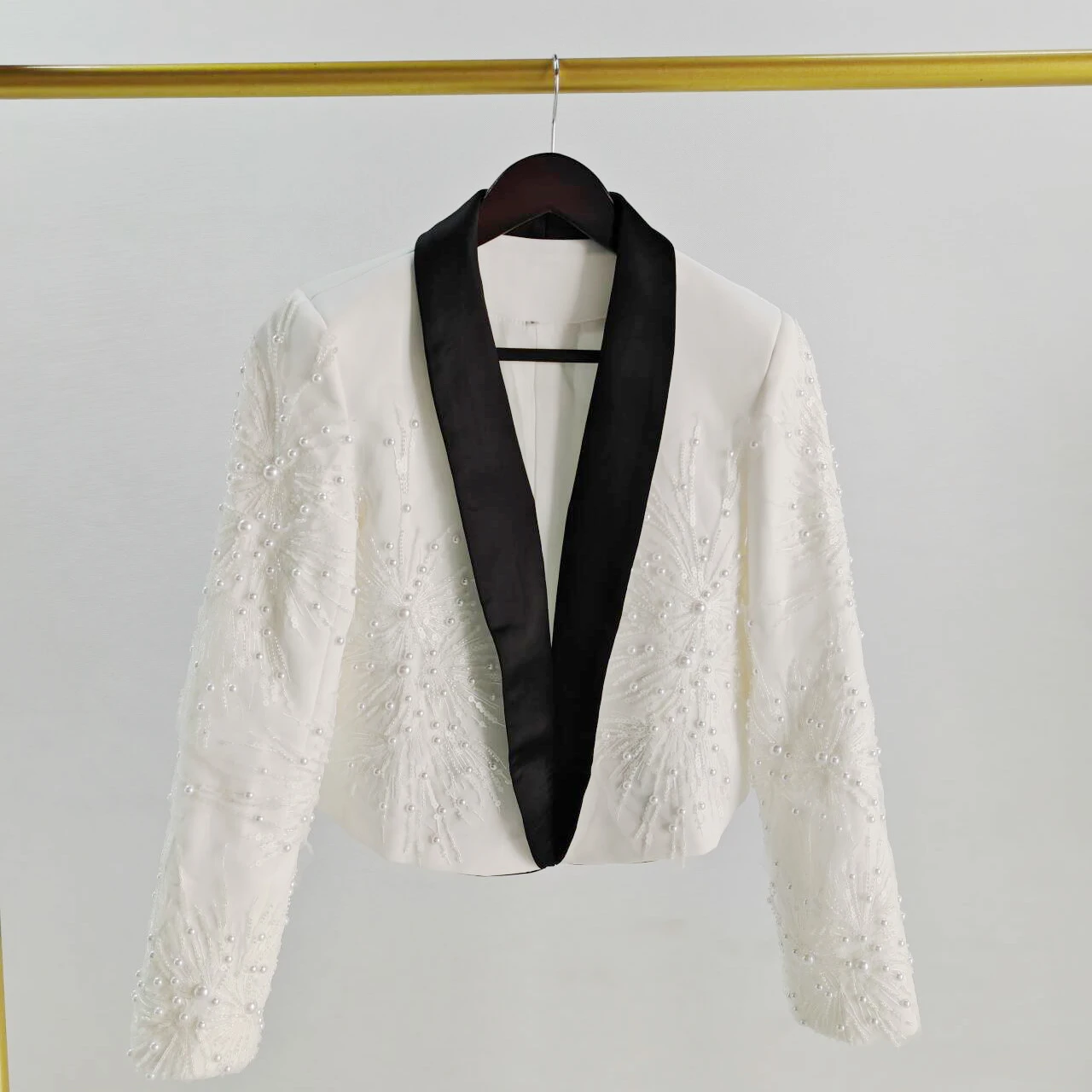 

Retro Short Front Open Jacket Blouse Embroidery Beaded Fashion Versatile Women's Jacket