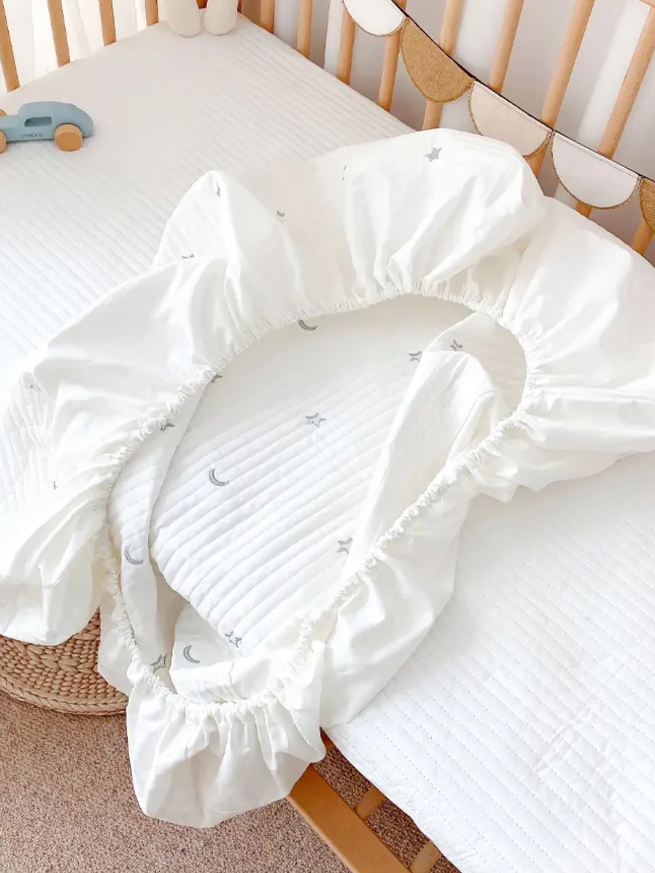 Baby Crib All-Cotton Quilted Embroidered Mattress Cover Sheet, Children's Bed Thickened Bedspread, Premium Embroidered, Sweat-Absorbent, Breathable, Suitable for All Seasons, Simple and Stylish