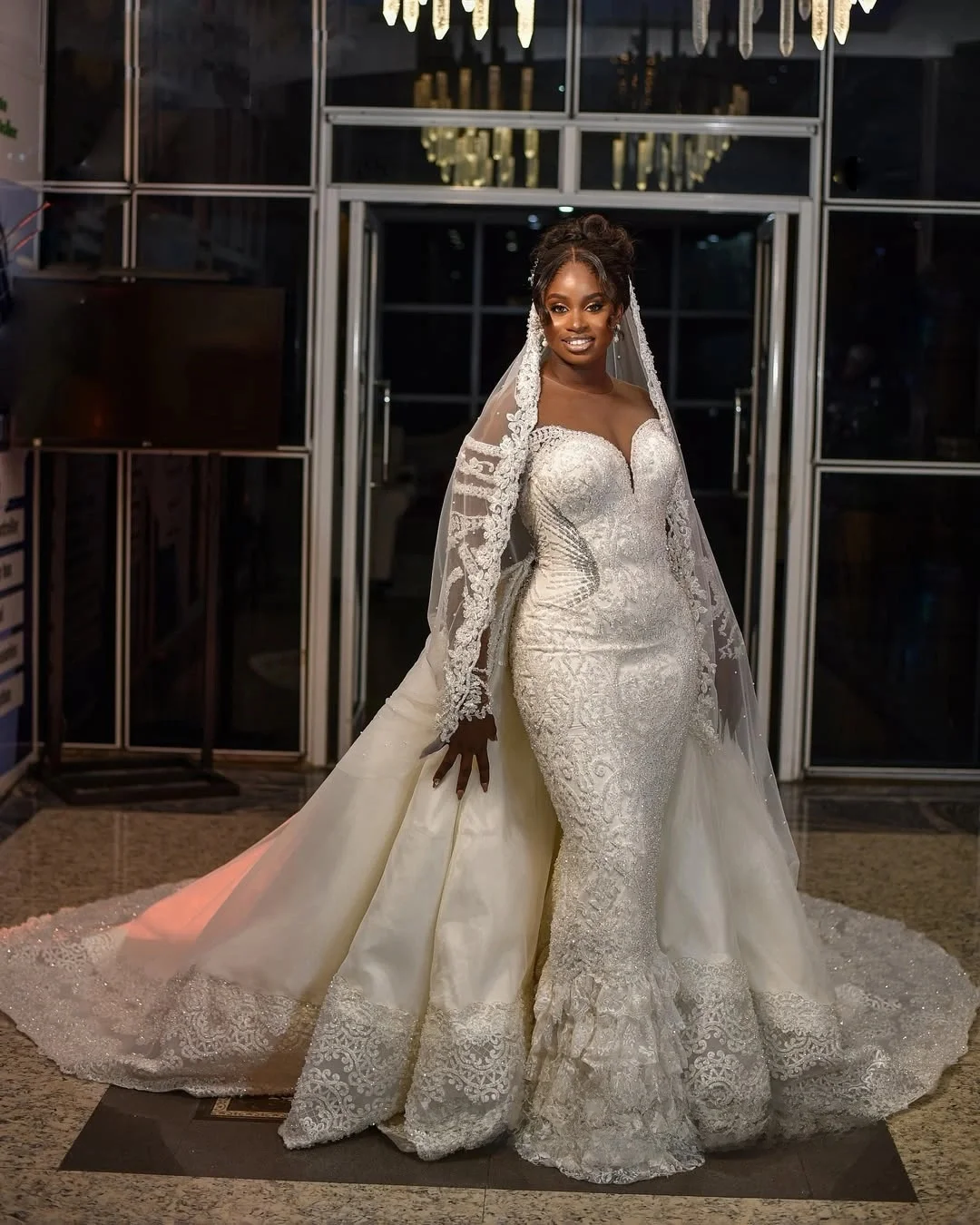 

Свадебное платье с прозрачным вырезом и блестящими бусинами и кристаллами по индивидуальному заказу, Vestido De Casamento, кружевное свадебное платье с длинными рукавами и съемным шлейфом