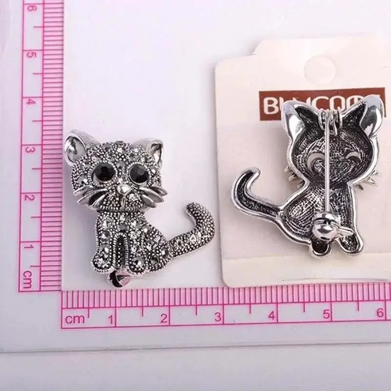 Cute Little Cat Brooches Pin Up Jewelry Lady Suit Hats Clips Antique Silver Jewelry Home Decorate Fashion Luxury Pin Dress Decor
