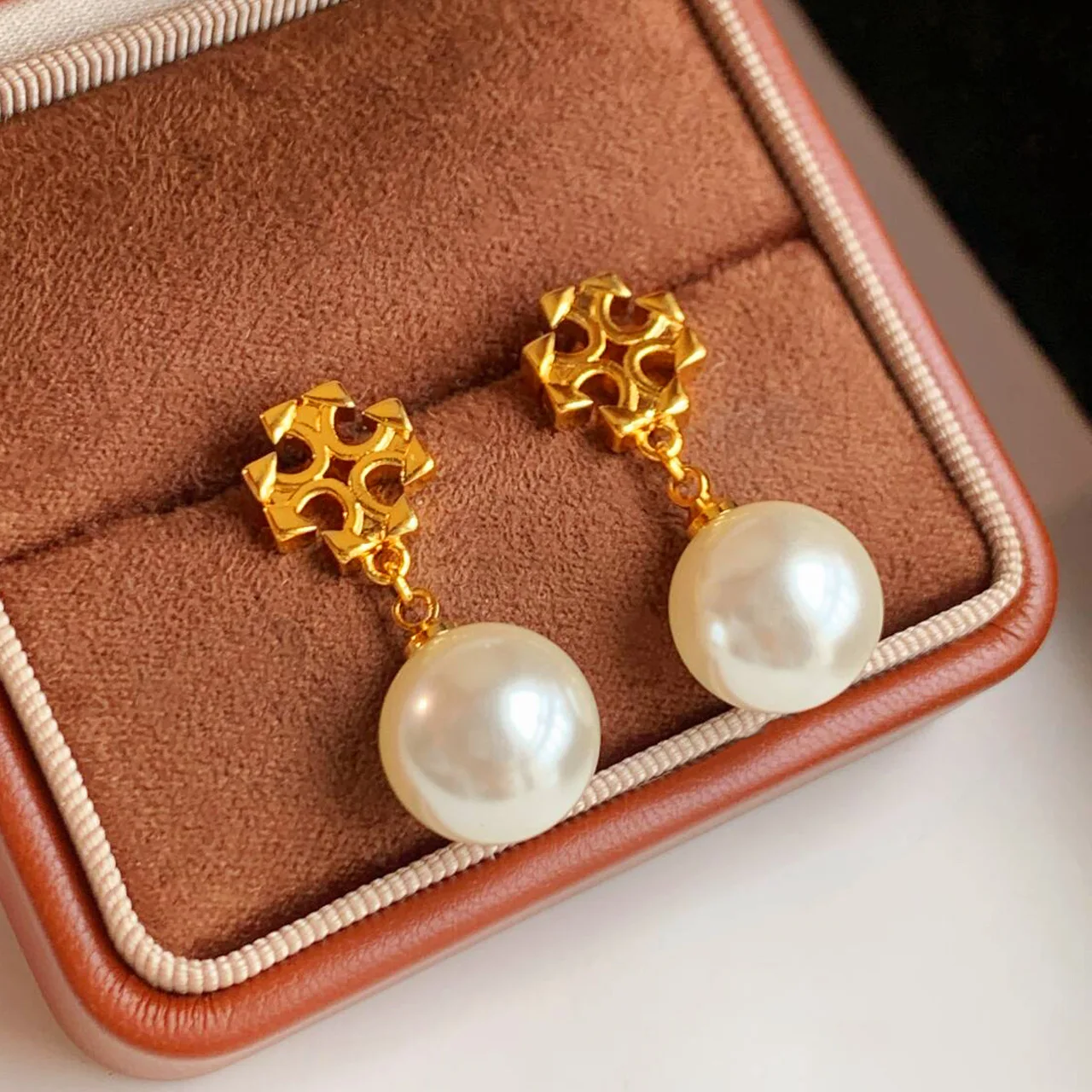 خمر اللؤلؤ الفرنسي الأذن الكفة شخصية الربط النمط الغربي القرط أنيقة اللؤلؤ مزين كليب على الأقراط