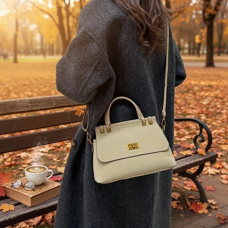 

Chic Timeless Diaper Bag Crossbody Baby Care Office Meeting Mom Exquisite Glamorous Charming Dainty Elegant Portable Parenting