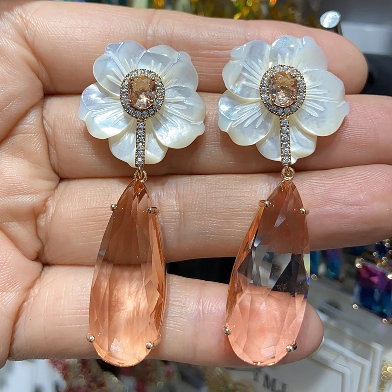 

White Shell Flower Dangle Earrings Elegant Sweet Jewelry with Transparent Champagne Water Drop Pendant for Women