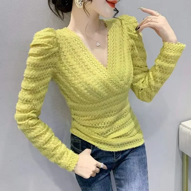 

Модный сексуальный внутренний тонкий шлифовальный кружевной базовый топ с длинными рукавами, новый осенне-зимний плюс бархатный v-образный вырез