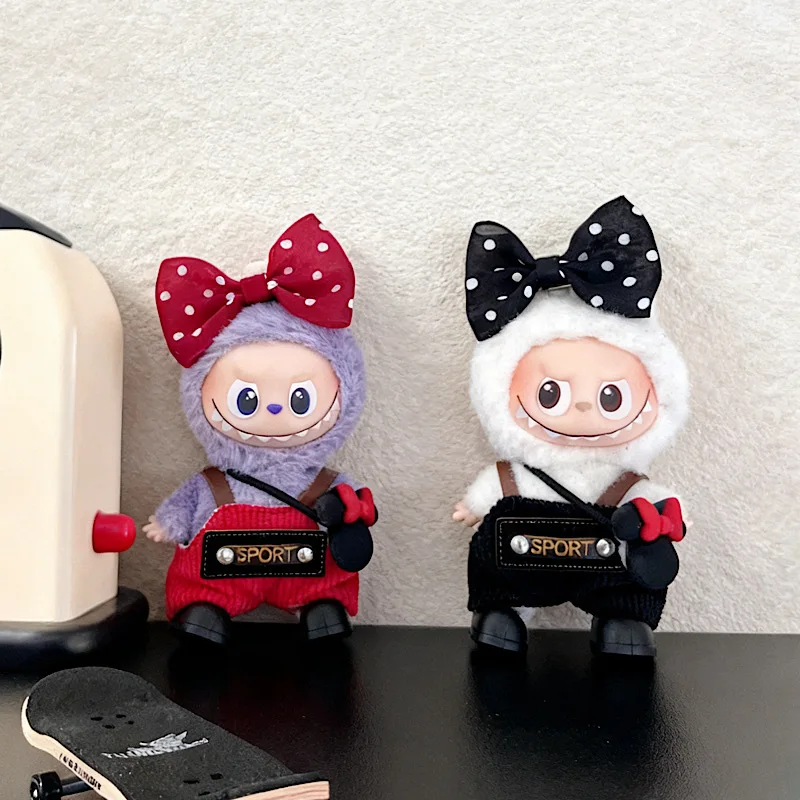 ل Labubu 4.0 ملابس الاطفال الأسود والأحمر بارد 10 سنتيمتر الجيل الرابع Labubu وزرة المخفية كلمة المرور الملابس فقط لا دمية هدية