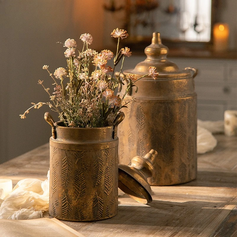 

American Vintage Gold Vase Iron Flower Pot Classical Table Decoration Home Decor Interior Flower Ornaments for Photography