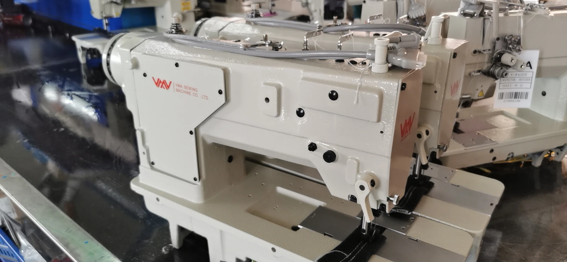 Máquina de costura lockstitch controlada por computador multifuncional Preço da indústria VMA