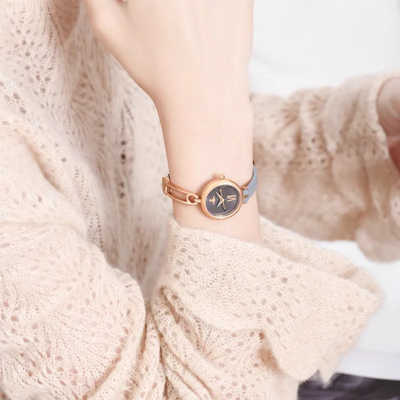 Vivienne Westwood Reloj elegante y elegante con correa de cuero gris para mujer