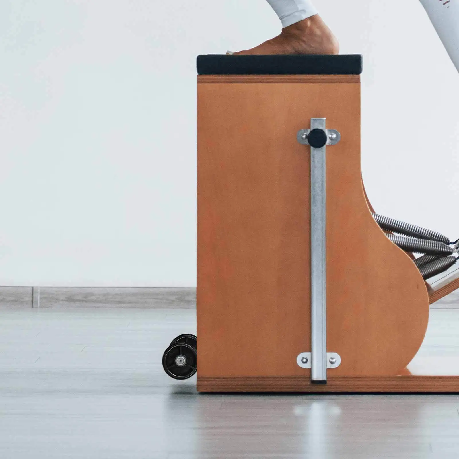 Equipamento de fitness rolo preto roda exercício para esteira ginásio operação suave durabilidade polias substituição uso doméstico plástico