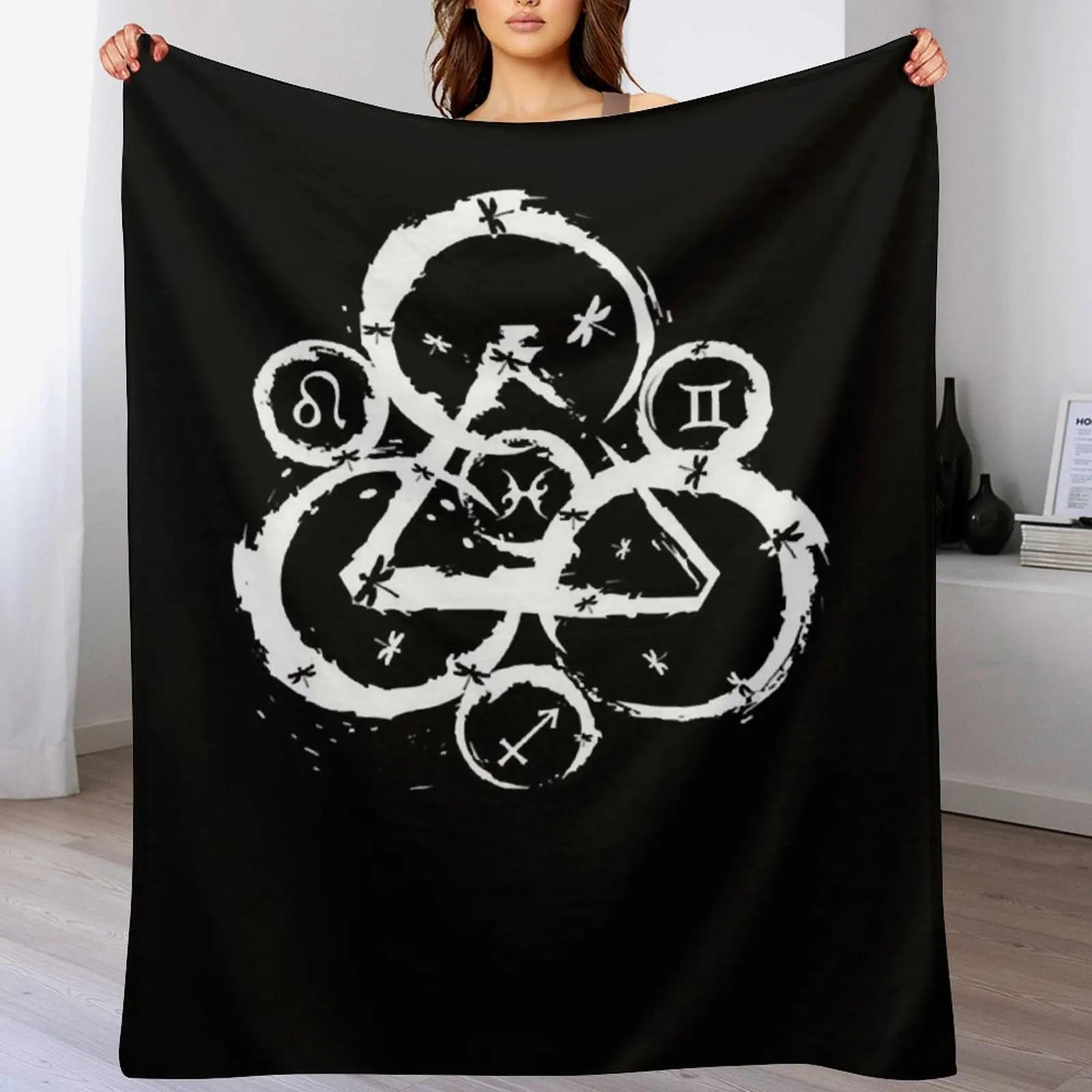 

Coheed And Graphic For Fans Throw Blanket Flannels Thin Furry for babies Blankets