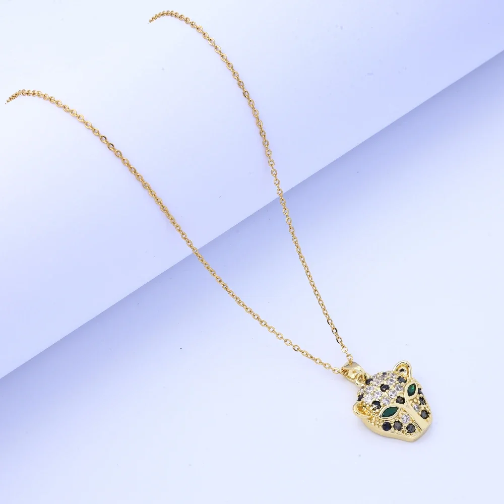 ダイヤモンド、ジルコン、ヒョウの頭、チタン鋼のネックレス、女性の色褪せない、ニッチなライトラックスがいっぱいのヨーロッパとアメリカのスタイル