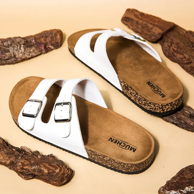 Nuove infradito in sughero in pelle coppia maschile retrò 2025 abbigliamento estivo pantofole Muller moda sandali da spiaggia casual Zapatillas Hombre