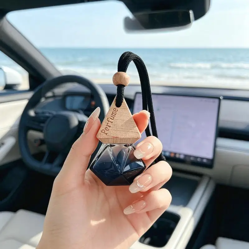1Pcs 8ml Triangle Cover Black Rope Gradient Black Rhombus Glass Bottle Empty Car Essential Oil Diffuser Fragrance Perfume Bottle