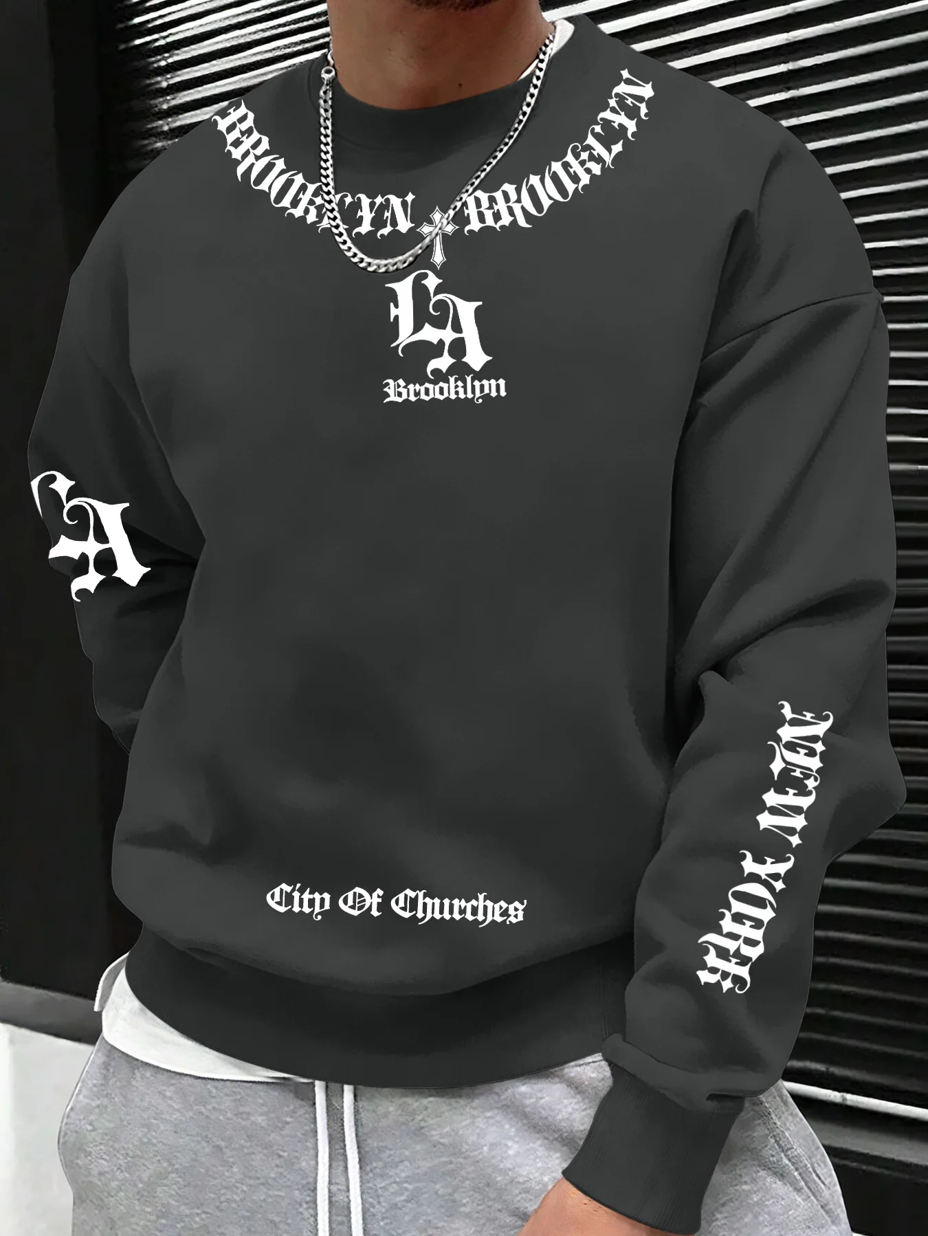 Übergroßer Herren-Sweatshirt mit überschnittenen Schultern, Brooklyn Gothic Slogan Textdruck, Street Pullover – Detail 4