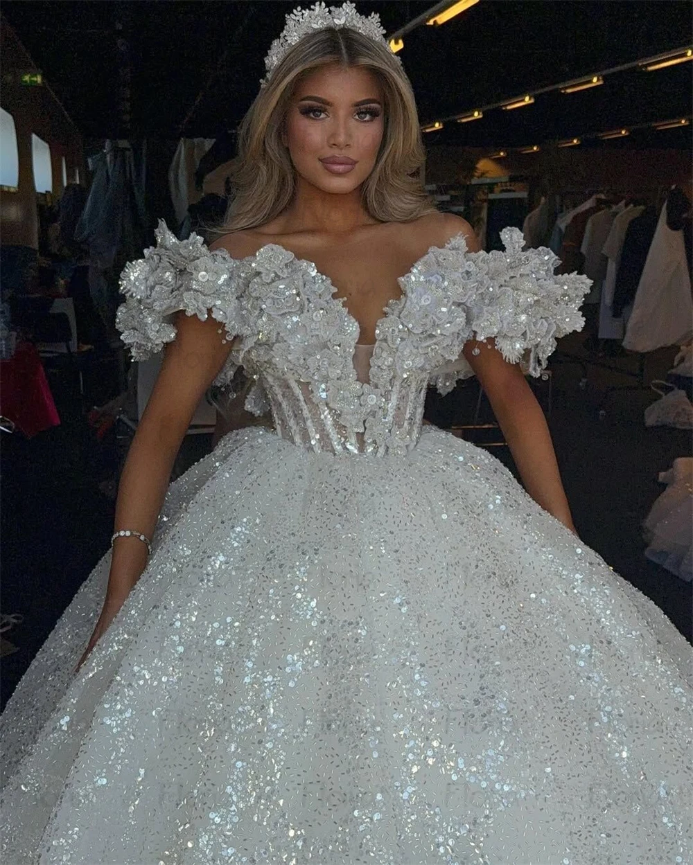 

Gorgeous Off Shoulder Wedding Dress White 3D Flower Lace Applique Ball Gown Bridal Dresses Plus Size Dubai Customized Elegant
