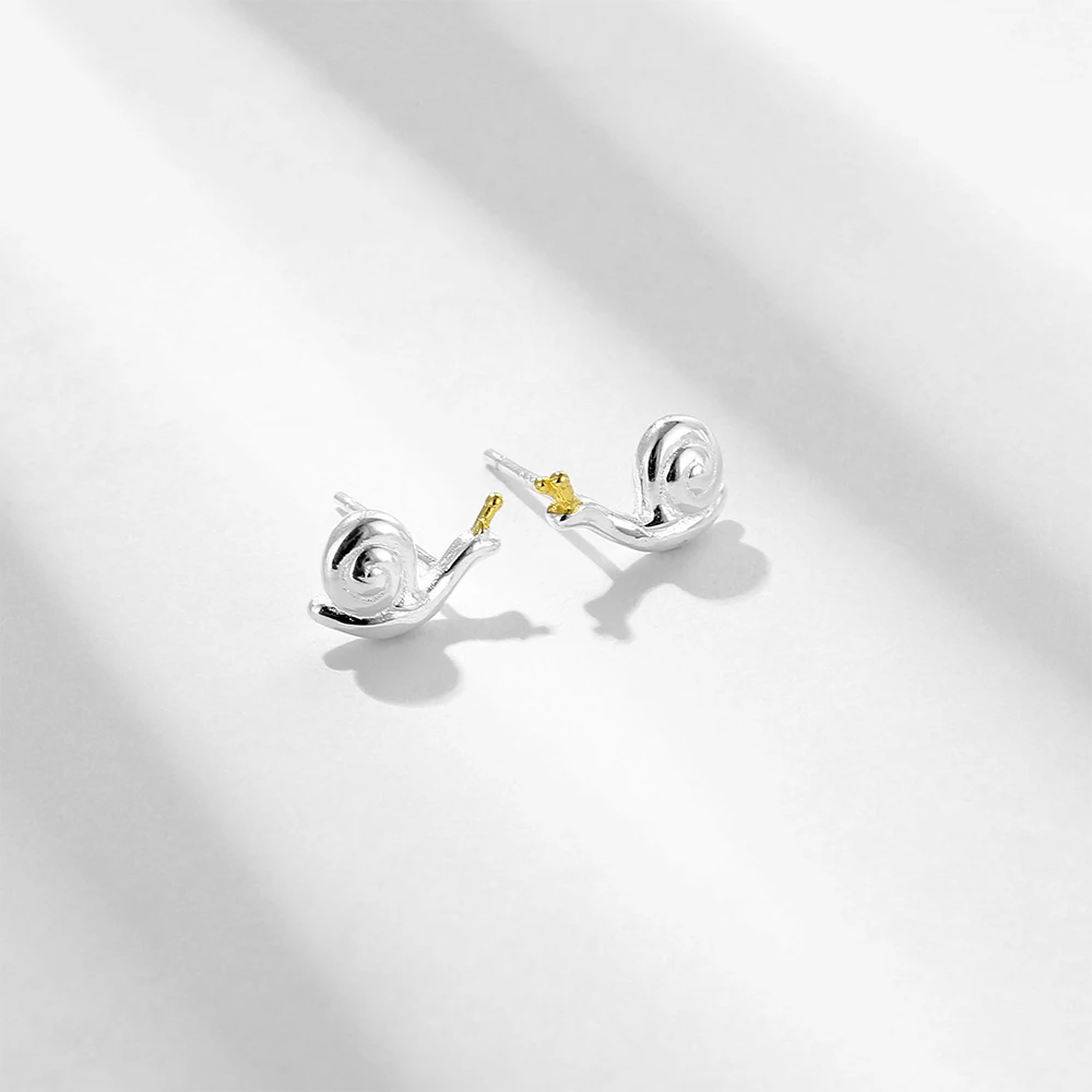 RYJU 925 Sterling Silver Cute Snail Mini orecchini a bottone per le donne appassionati di moda indossare tutti i giorni date accessori per gioielli regali