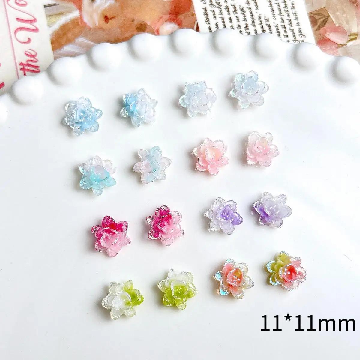 30PCS ใหม่ Creative Dreamy Soft Lotus เรซิ่นเล็บ Charms 3D ส่องสว่างสีสันหวาน Blossoms ตกแต่งเล็บสําหรับ DIY เล็บ