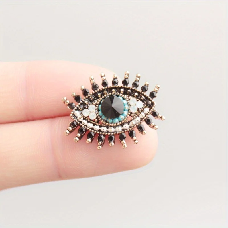 Small Vintage Pearl Devil Eye Brooch Fashion Rhinestone Fashion Personality Style Coat Pin Large Collar Pin