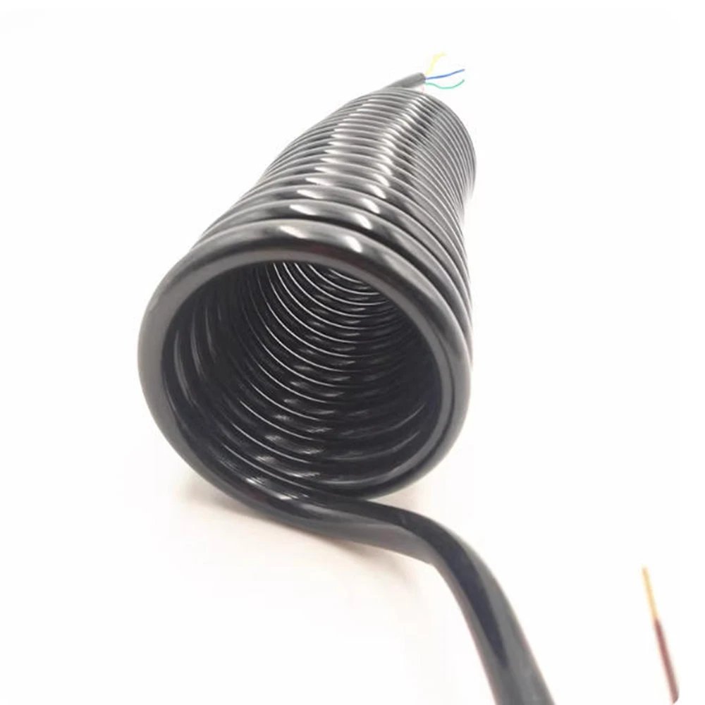 

7-Core Spring Connection Cable for Trailers - Durable and Flexible Heavy-Duty Truck Trailer Plug Socket with Large Ring Design