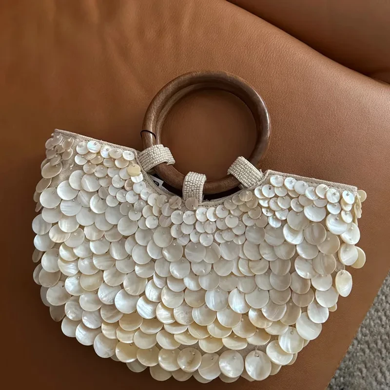 Exquisite Beaded Bag Handmade Chic Shell Switch Wallet for Ladies Half Moon Crossbody Bag Shell Handbag Must-have for Summer