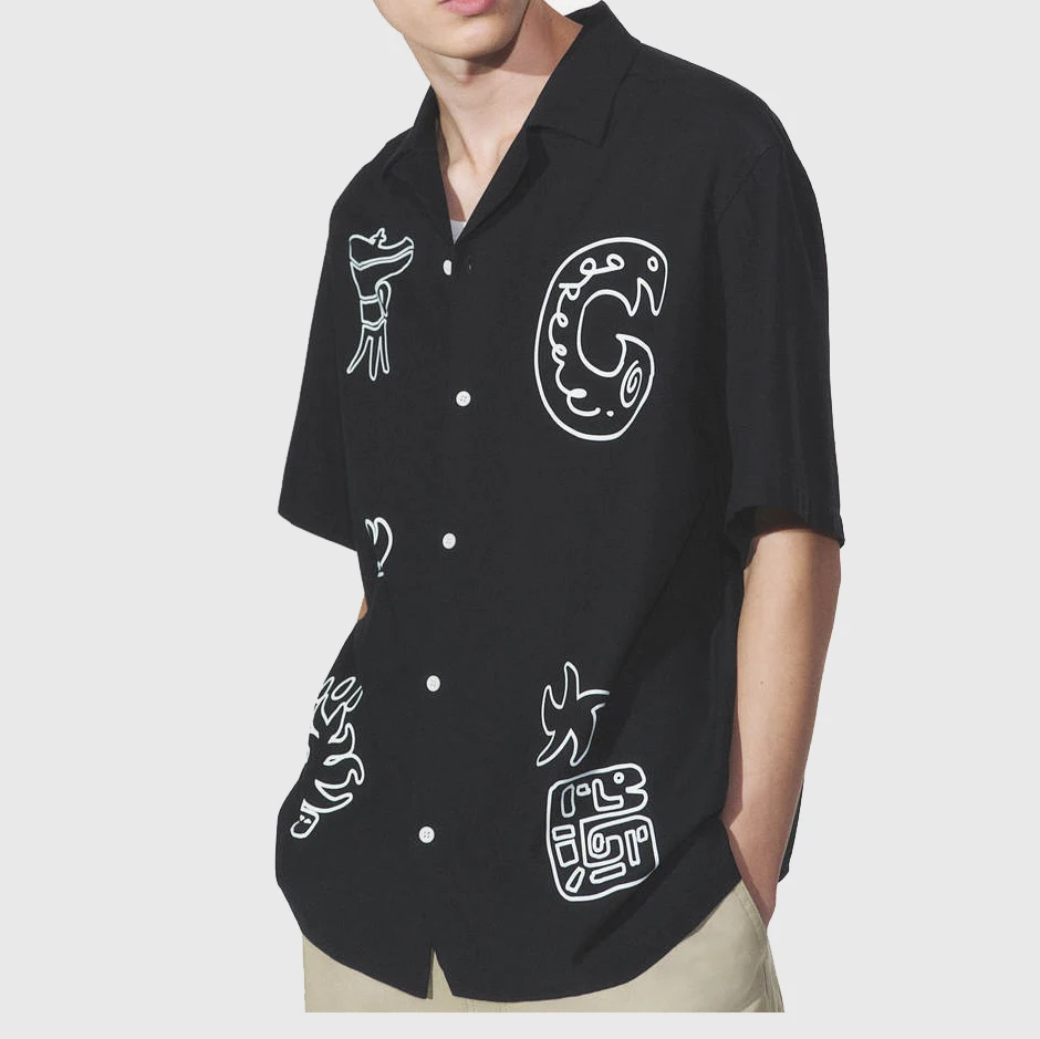 

Популярная модная рубашка с кубинским воротником с черным узором, рубашки на пуговицах с коротким рукавом, повседневная одежда унисекс в мультяшном стиле, уличная одежда