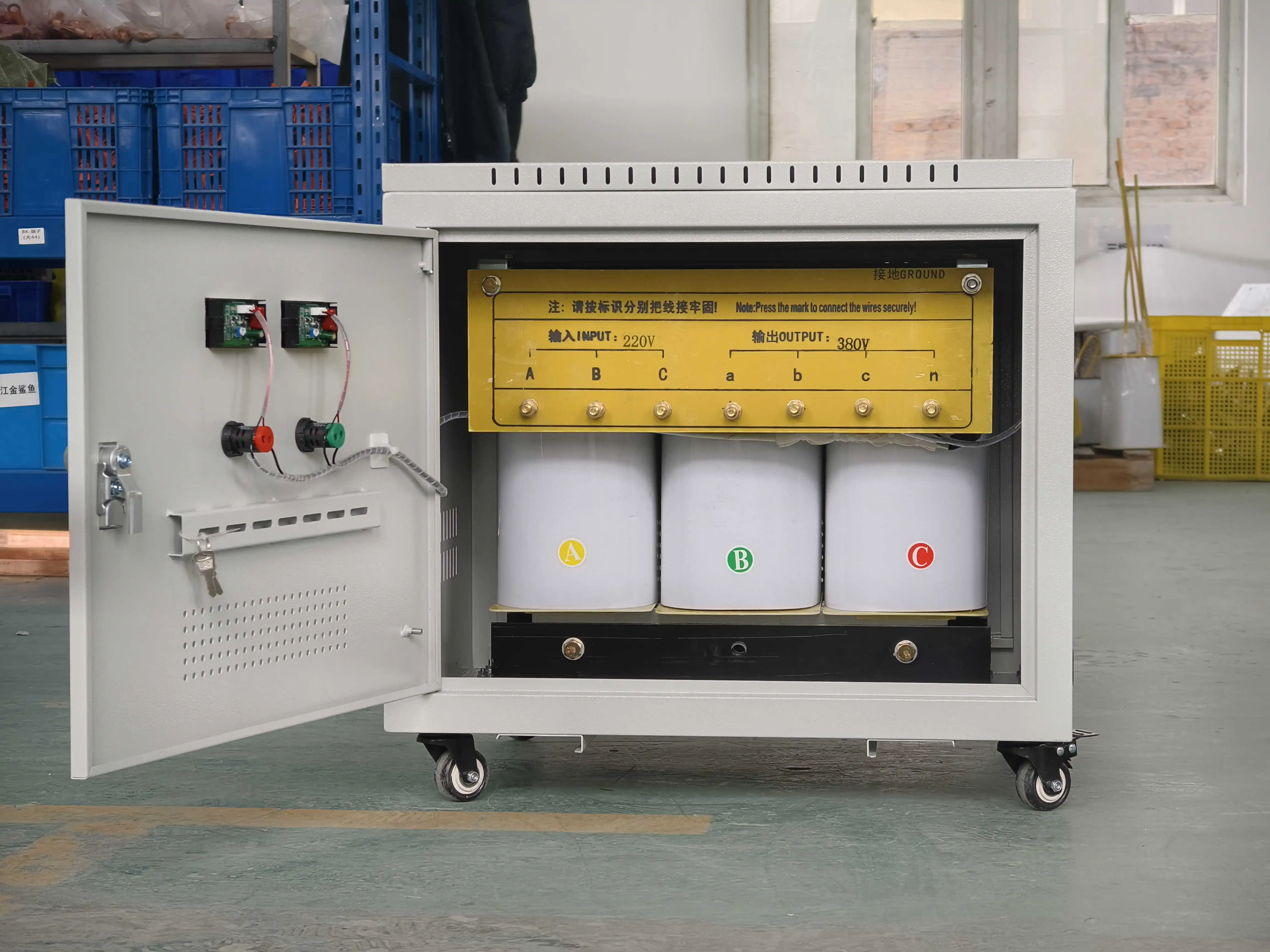 5kva 10kva 15kva 20kva 600v 480v 440v 400v 380v 220v 208v 3 Phase Step up Step Down Transformer With Enclosure
