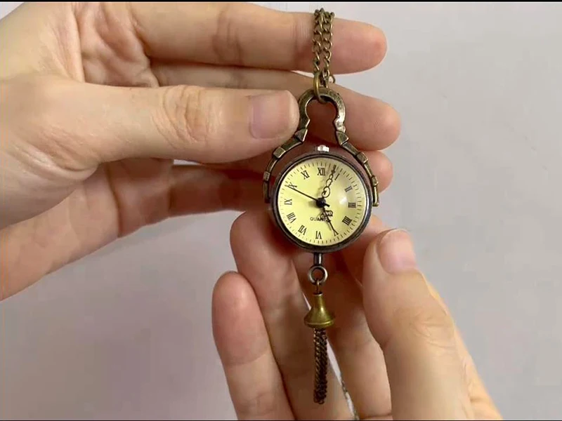 Orologio da tasca al quarzo con pallina piccola Vintage carino per uomo donna custodia trasparente orologio con ciondolo a catena Fob per regalo di raccolta