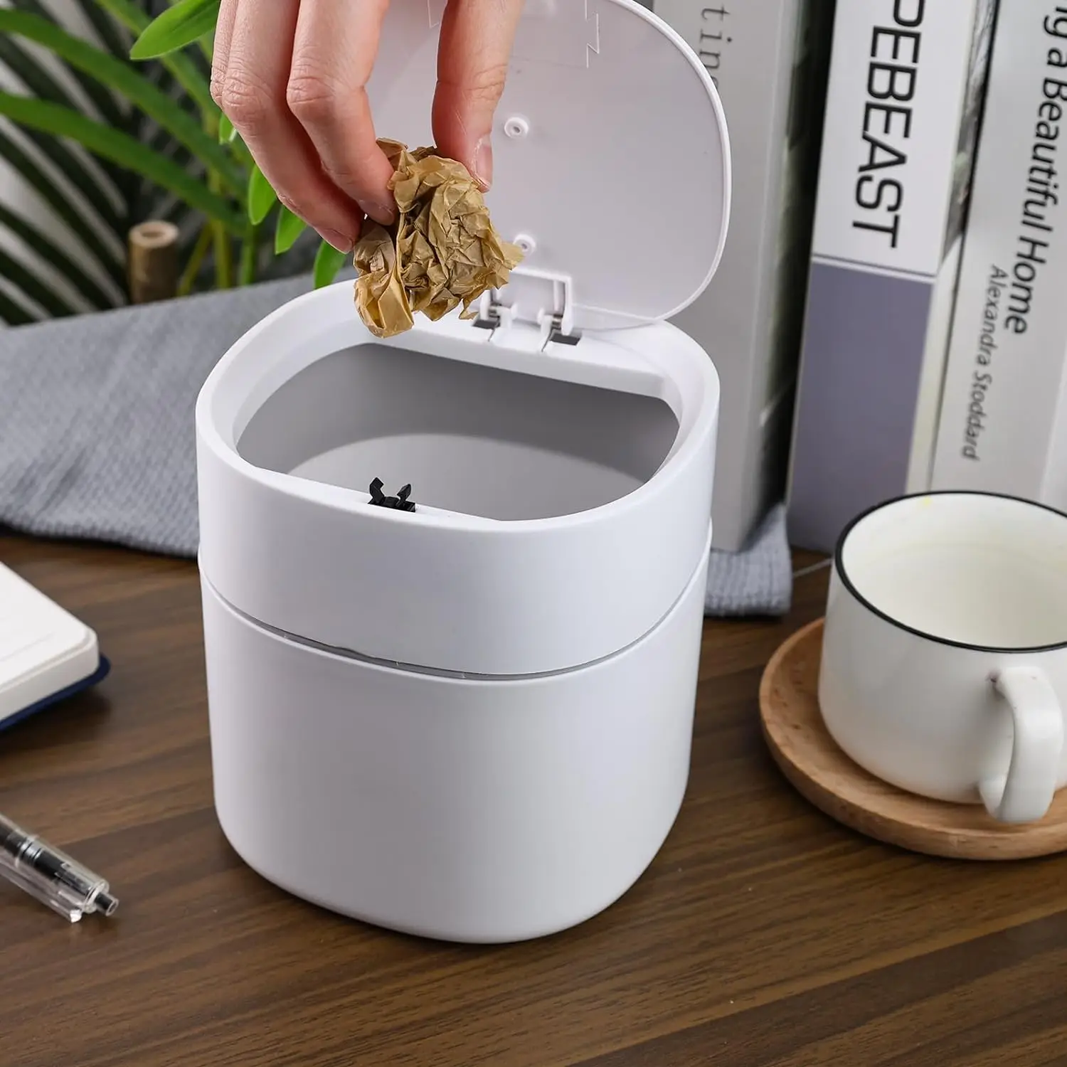 Mini Trash Can, Countertop Trash Can Tiny Garbage Bin Small Trash Can Plastic for Bathroom Office Kitchen Coffee Table White