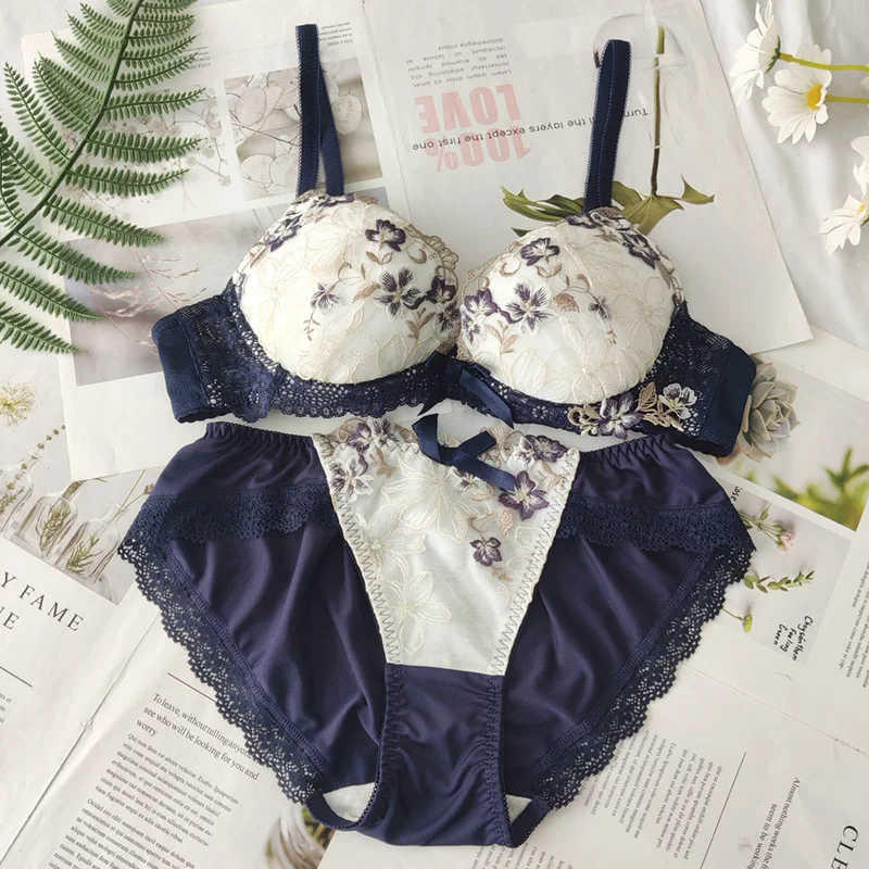 New lingerie embroidery flowers small fresh underwear low chicken heart round disk chest with steel ring bra set