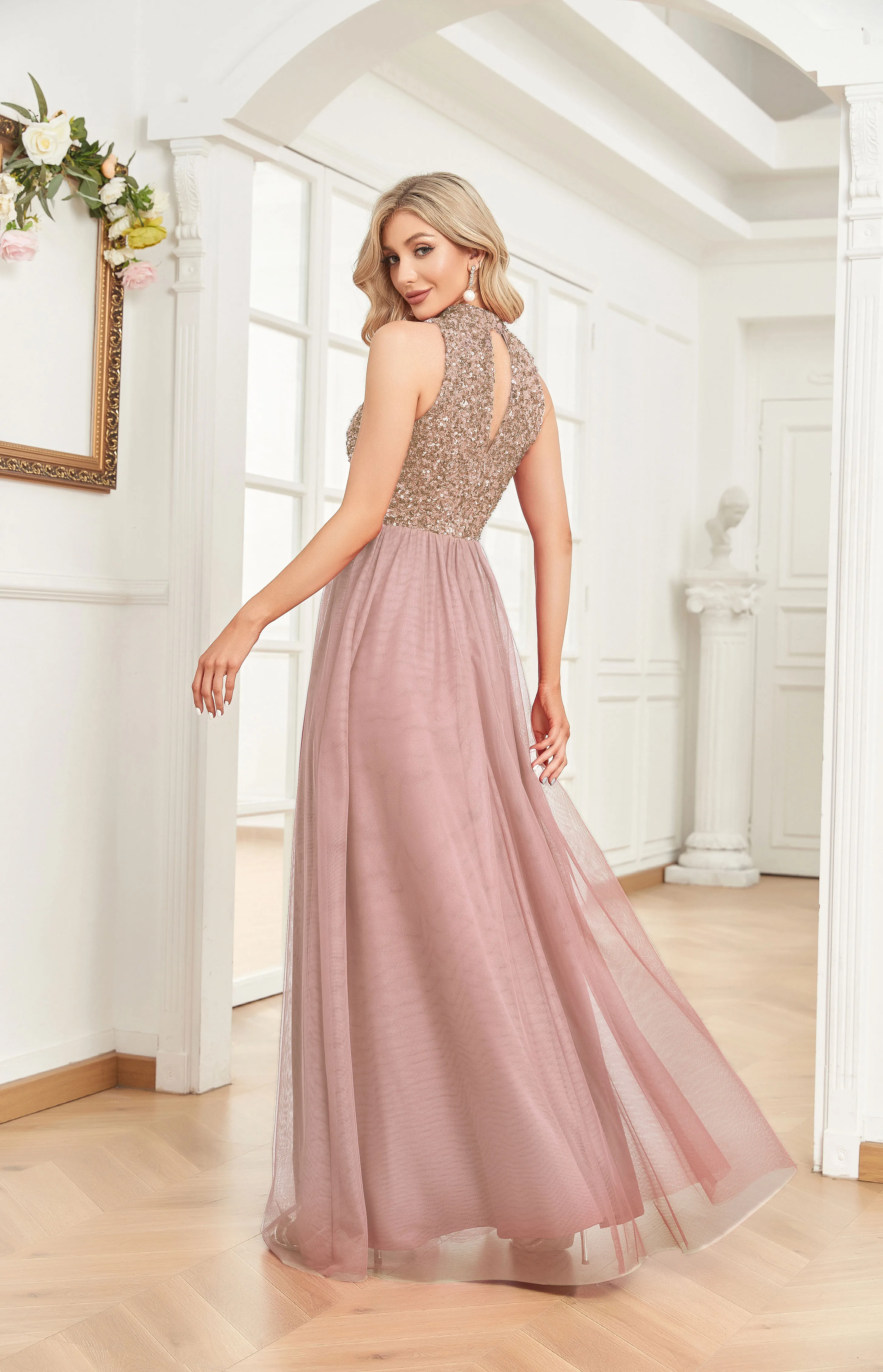 فساتين سهرة أنيقة برقبة على شكل حرف V ترتر أخضر طويل فاخر للنساء من التل بدون أكمام لحفلات الزفاف وحفلات الكوكتيل