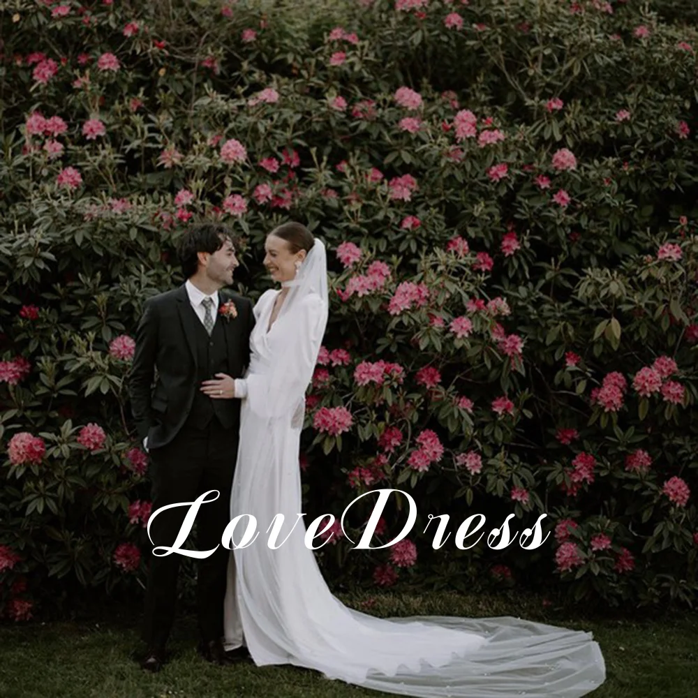 Lovedress boêmio com decote em v vestido de casamento plissados mangas compridas lanterna divisão simples a linha vestido de noiva trem varredura personalizado