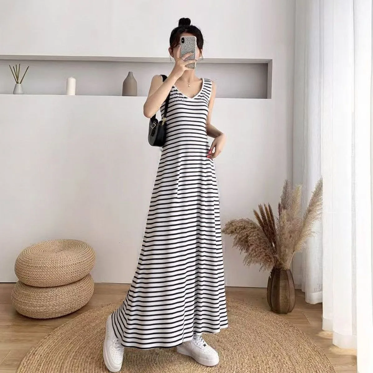 2026 Sommer Neues Schwarz-Weiß Gestreiftes Ärmelloses Tank-Kleid Lässiges Lockeres Schlankmachendes A-Linien Langes Maxikleid – Detail 9