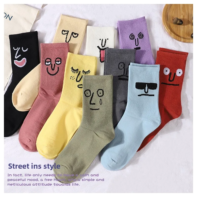 مضحك الكرتون الجوارب النساء الكورية نمط منتصف العجل الجوارب الخريف تصميم جديد غريب الأطوار طباعة للجنسين طاقم الجوارب لملابس الحرم الجامعي في سن المراهقة