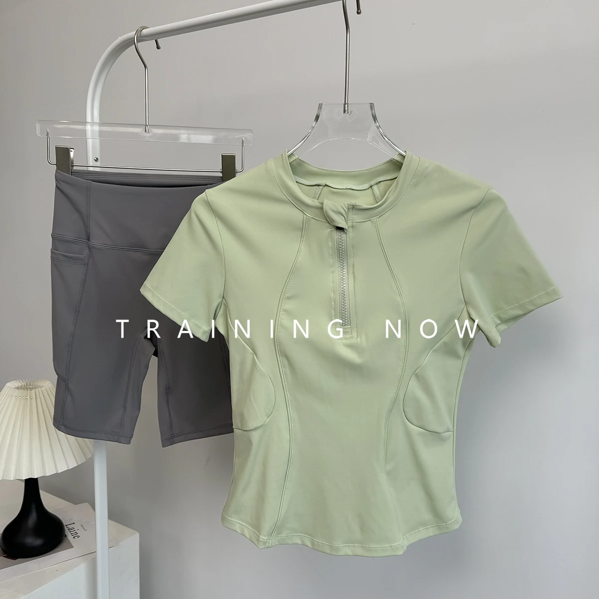 

Yoga suit women's summer new style fitness exercise quick-drying short-sleeved high-waisted naked-sensing sports morning