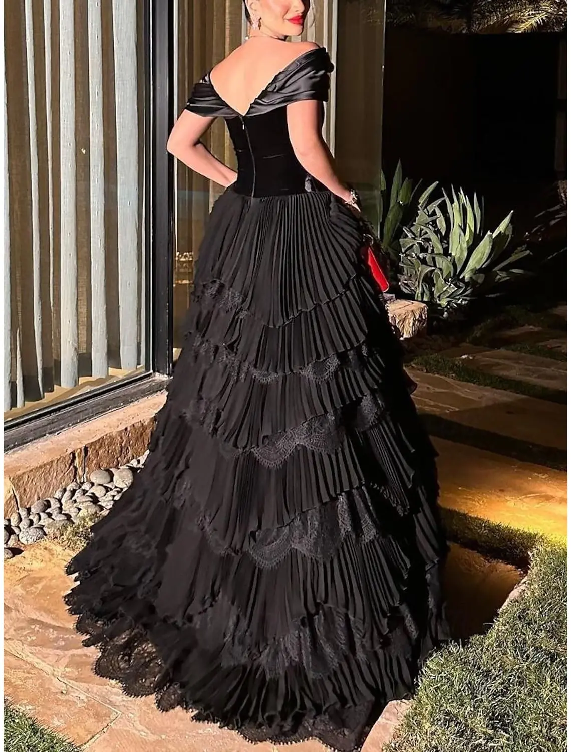 Aileen Lace Elegant Women Dresses for Special Occasions Customized Black Women Evening Dress Woman Wrinkle A-line Multi-layer image 5