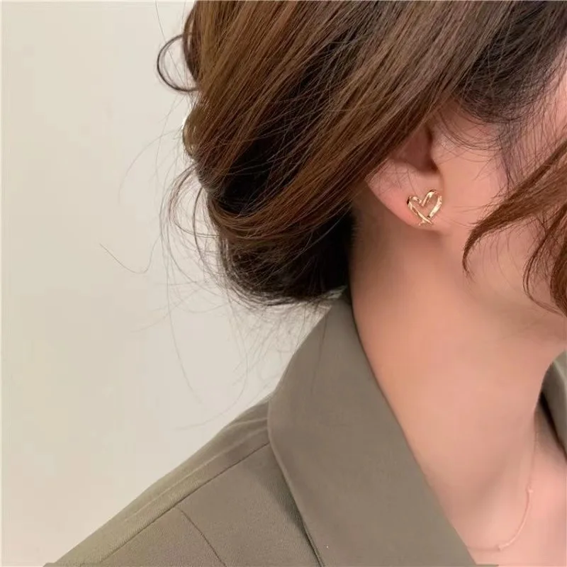 2022 Korea Heart Gold Color Metal Geometric Hollow Simple Shape Stud Earrings for Women Aesthetic Jewelry
