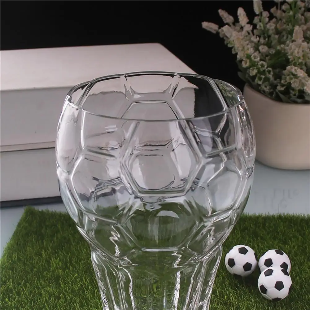 Beer Mug Soccer Beer Glass 600ml Embossed Pint Cup Football Hexagonal Pattern Capacity Mug Heavy Duty Glass Sports Fan Gift Hot