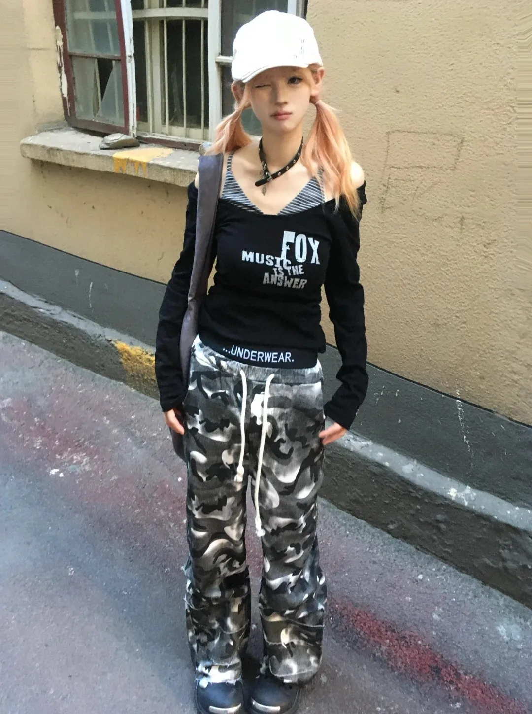 Karrram Japanisches Y2k Fake Zweiteiliges Top Trashy 2000er Schulterfreies T-Shirt Vintage Harajuku Buchstabendruck Streetwear Amerikanische 90er – Detail 12