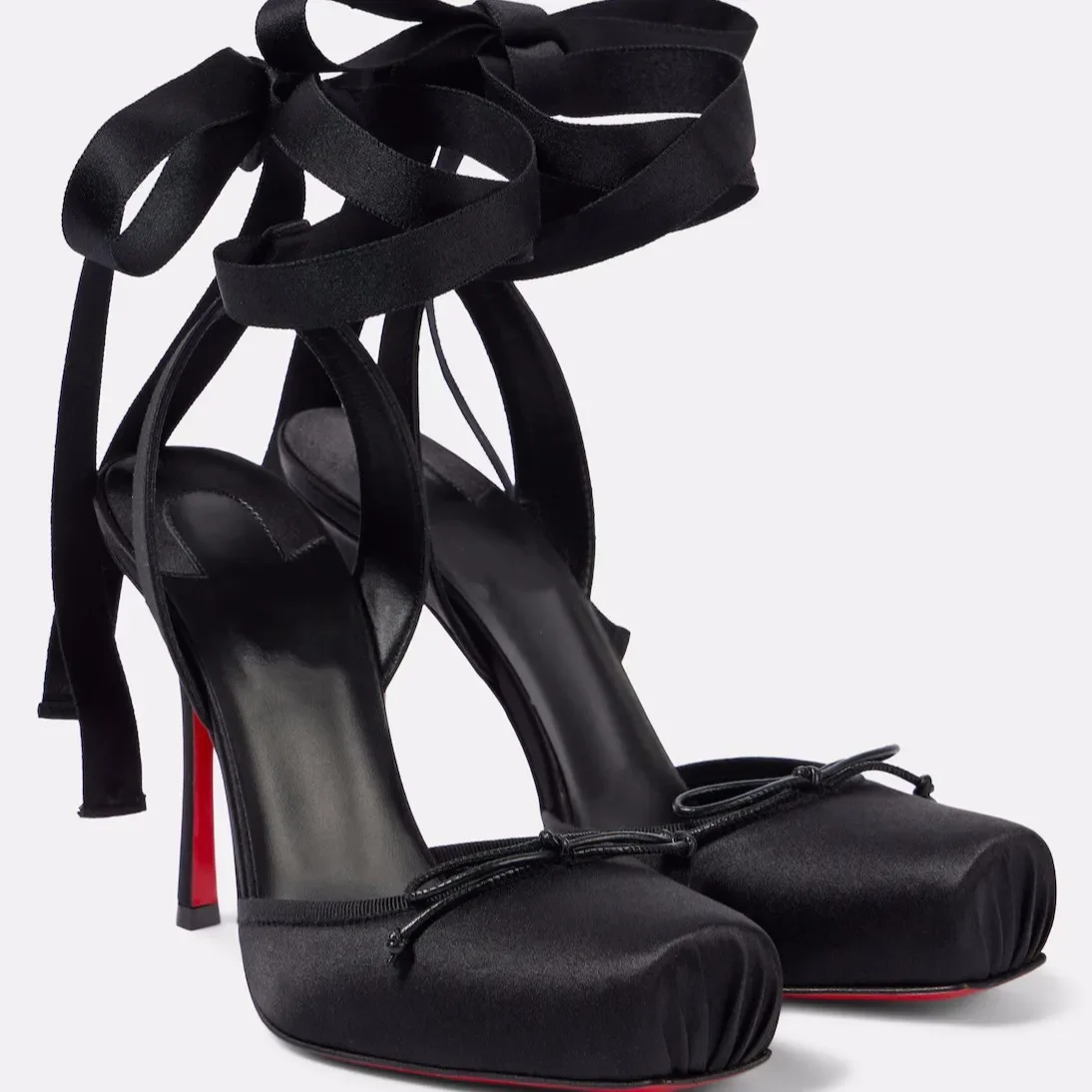 صنادل صيفية مربعة من الساتان بكعب عالٍ مع أشرطة للكاحل، أحذية بكعب عالٍ للحفلات والولائم