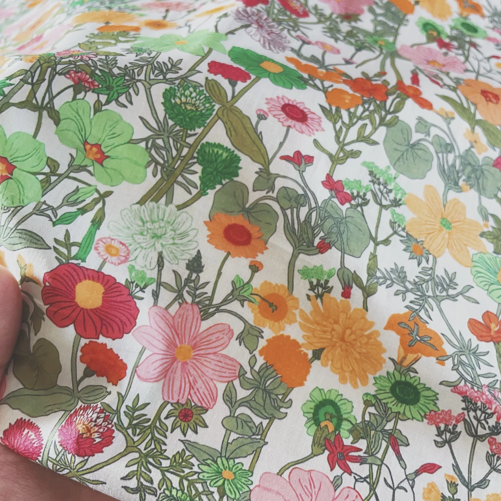 Tessuto di cotone stampato flo - Vintage Sewing Textile recensione e prezzo