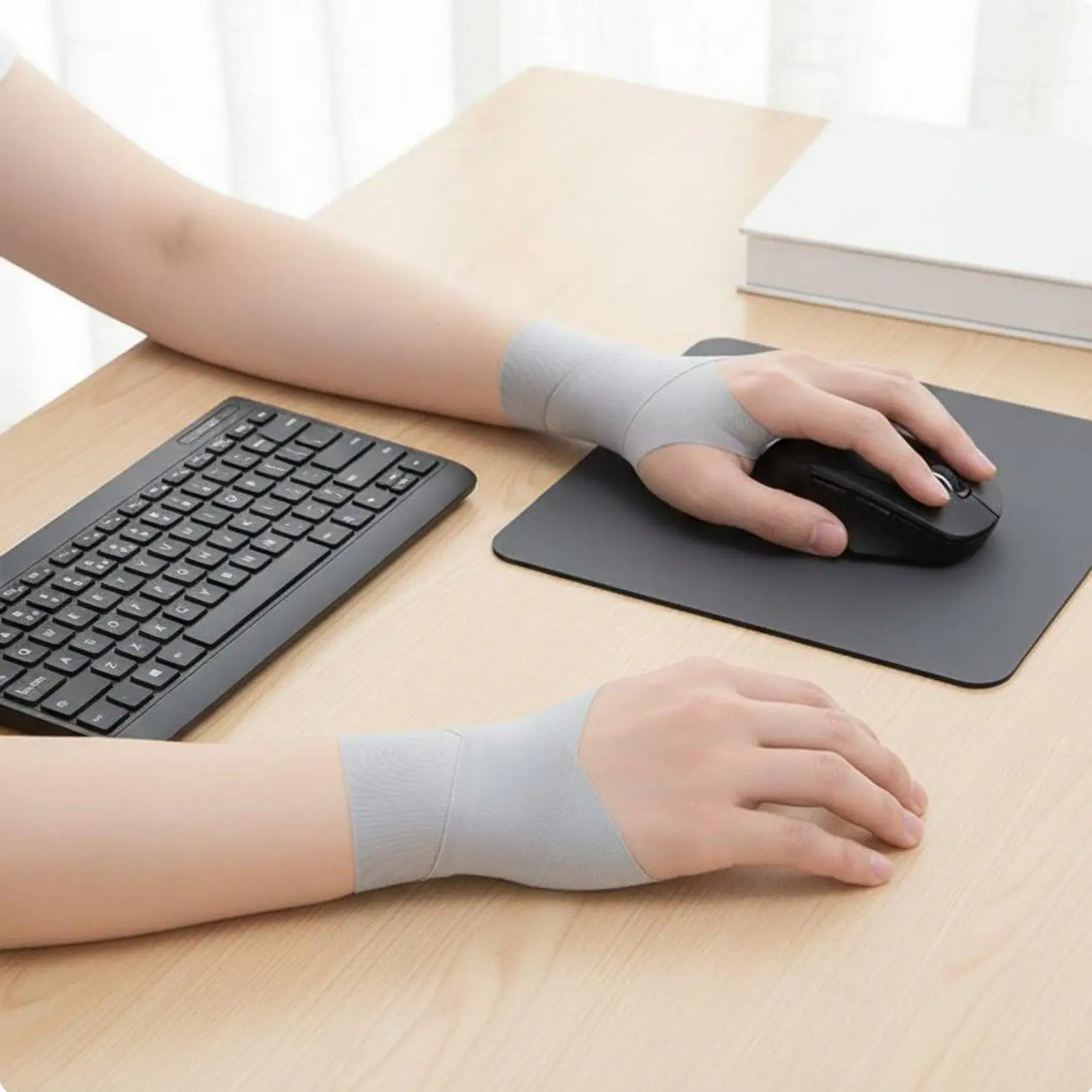 Medical Wrist Support with Thumb Splint Breathable Wristband for Tendon Injury and Office Sport Use