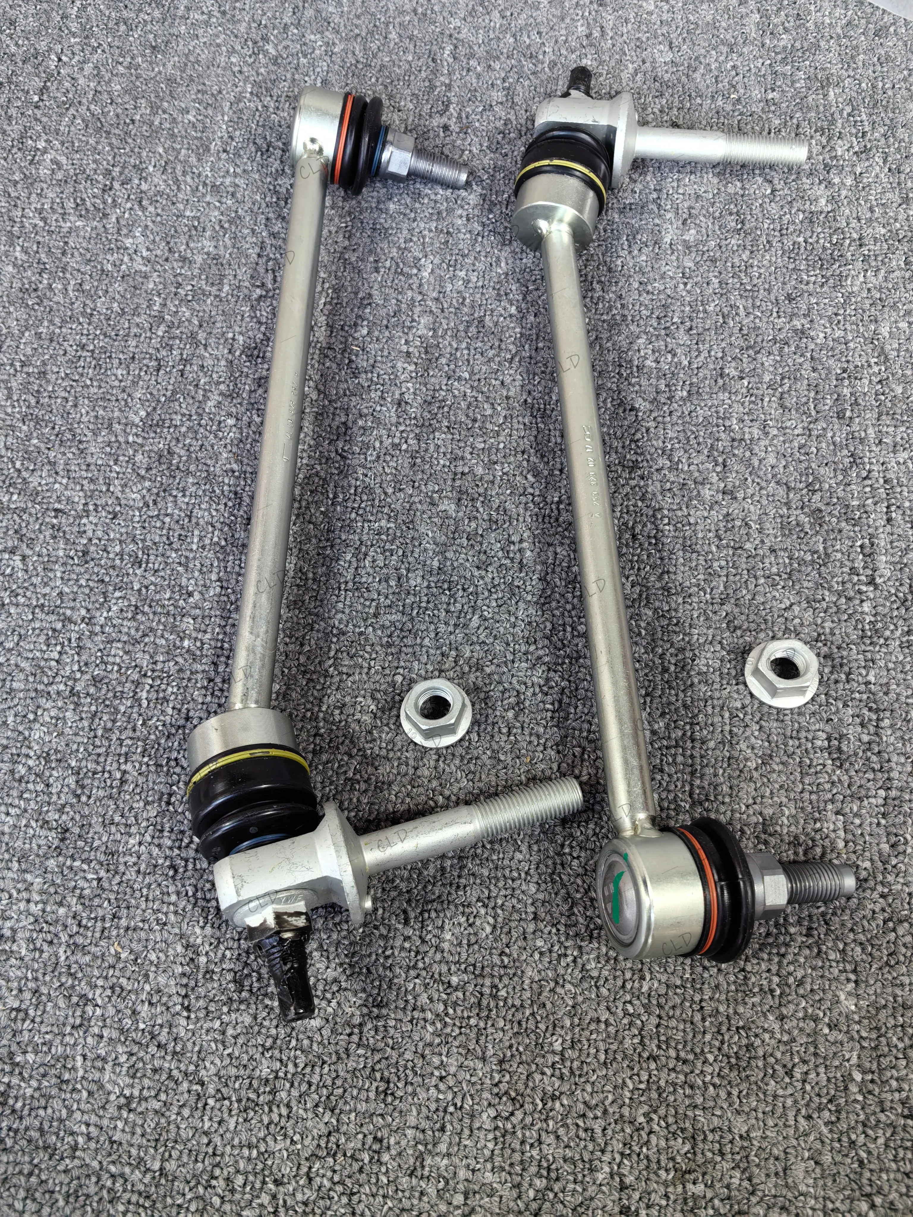 2533230117 2533230217 is suitable for X253GLC/4MATIC automotive suspension parts, including left and right stabilizer links
